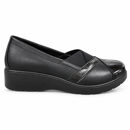 205240 black shoes, side view