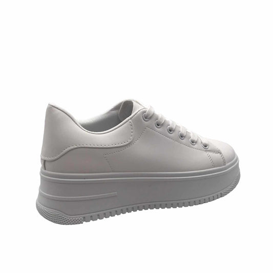 LY561